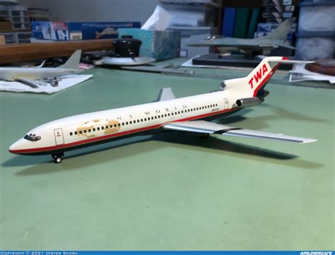 Authentic Airliners Boeing 727-200 #28266 – Airlinercafe