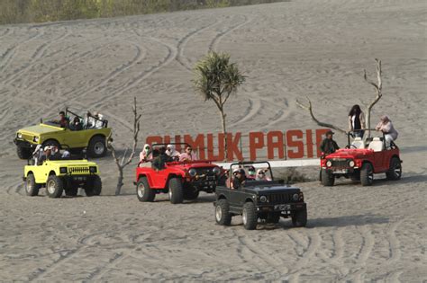 Wisata Padang Pasir Gumuk Pasir Parangkusumo Bantul Sinpo Id