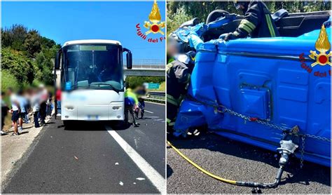 Terribile Incidente Per Il Pullman Turistico Perdono La Vita 22 Persone