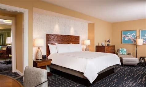 Rooms & Suites | Hilton Orlando