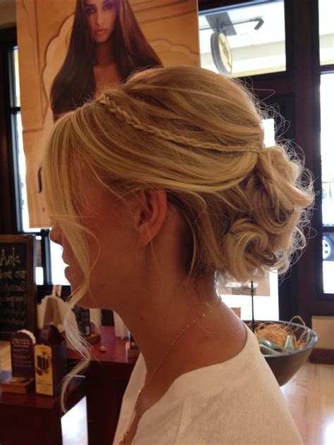 Bridesmaids hair for beach wedding | Wedding hair and makeup