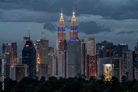 Kuala Lumpur MALAYSIA February 25 2023 Sunset Scene Gloomy Sky