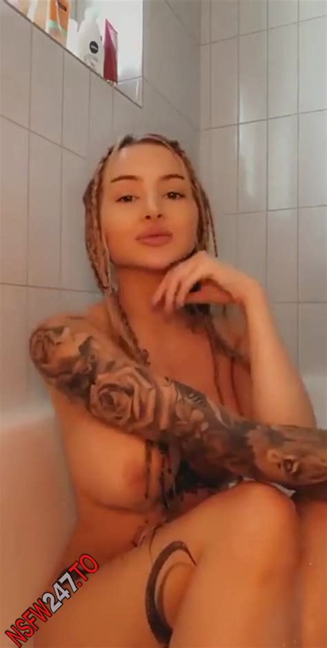 Celine Centino Bathtub Pussy Fingering Snapchat Premium Porn Videos