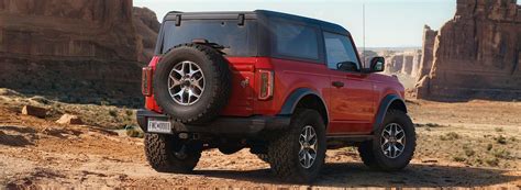 2023 Ford Bronco vs 2023 Jeep Wrangler Comparison