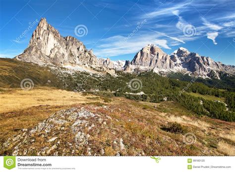 Passo Giau To Mount Ra Gusela And Tofana Or Tofano Royalty Free Stock