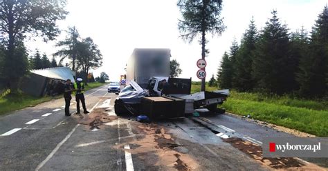 Wypadek Na Drodze Krajowej Nr 73 W Szczeglinie Są Ranni Kierowca Ciężarówki Przysnął Za