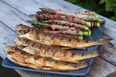 Gegrillte Forellen Mit Gr Nem Spargel Damn Tasty