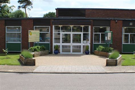 Pinewood School Pinewood School Hoe Ln Ware Sg12 9pg Uk Businessyab