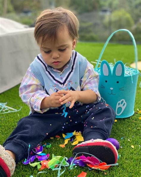 エヴァロンゴリアさんのインスタグラム写真 エヴァロンゴリアInstagram Happy Easter 4月13日 7