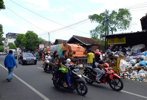 TPST Piyungan Dibuka Warga Pembersihan Sampah Di Yogyakarta Butuh