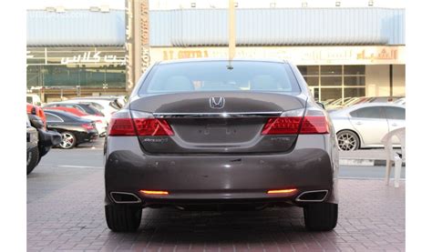 Used Honda Accord GCC MID OPTION WITH SUNROOF MINT IN CONDITION 2015