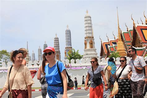 Bangkok Post - Chinese tourists top visitors list 