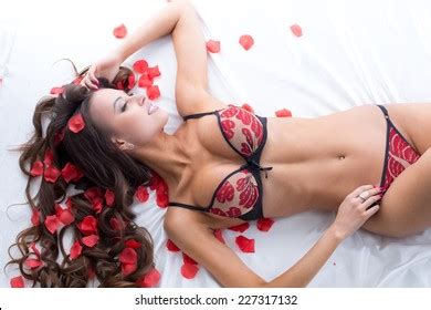 14 620 Busty Lingerie Models Royalty Free Images Stock Photos Pictures Shutterstock
