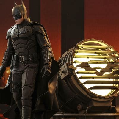 Batman And Bat Signal Collectible Set By Hot Toys Sideshow Collectibles