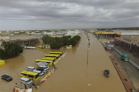 Severe Floods Across Saudi Arabia | ExpatWoman.com