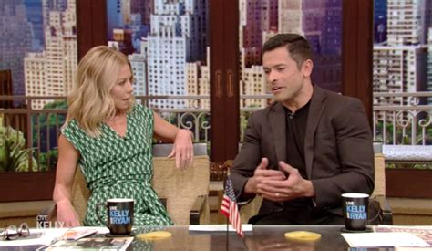 Kelly Ripa And Mark Consuelos S Daughter Walked In On Them Having Sex And The Story Is Funny For