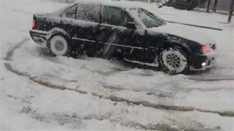 BMW E36 DRIFT IN THE SNOW YouTube