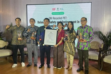 Pertama Di Indonesia Coca Cola Dapat Sni Botol Plastik Daur Ulang