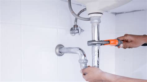 Top Qualities To Look For In An Emergency Plumber