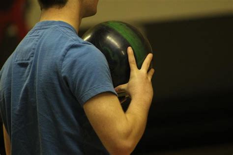 Mastering The Bowling Approach Key Techniques Beginner Bowling Tips