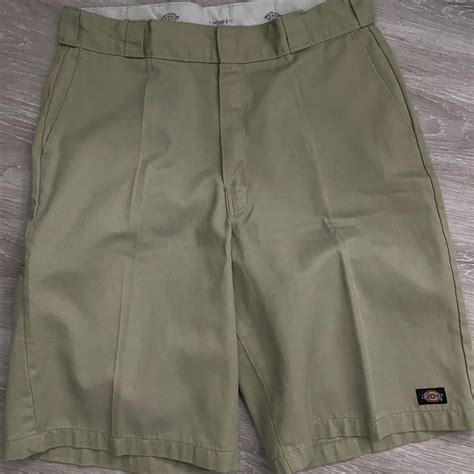 Dickies - Loose Fit Shorts - Khaki - Size 36 - SEND... - Depop