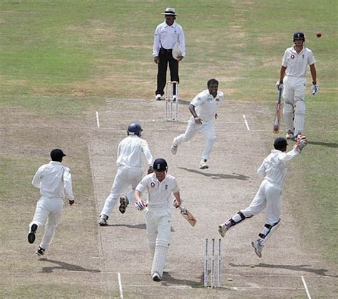 Muttiah Muralitharan Celebrates The Wicket Of Paul Collingwood