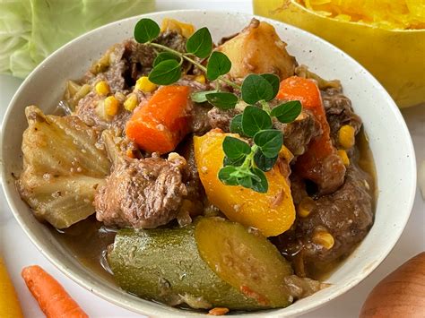 HEARTY BEEF STEW WITH VEGETABLES Sammywongskitchen