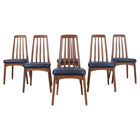 Set Of Ten Mid Century Modern Walnut Dining Chairs For Sale At 1stdibs Walnut Dining Chairs