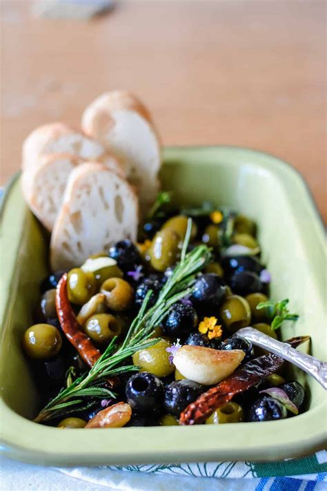 Spicy Marinated Olives With Roasted Garlic And Herbs ¡hola JalapeÑo