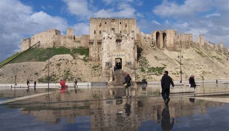 قلعة حلب شاهد على عراقة المدينة