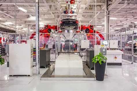 Tesla Signs New Deal With Panasonic For Lithium Ion Battery Cells