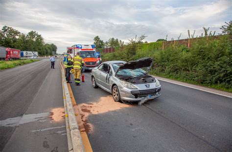 A57 Zwei Verletzte Bei Unfall Bei Krefeld