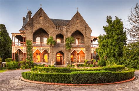 real life castles   rent  airbnb    vacay