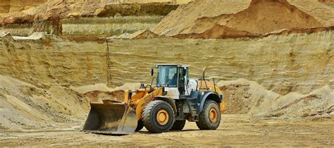 Mining Method Transition – dredging to open pit mining - OUEST PM SOLUTIONS