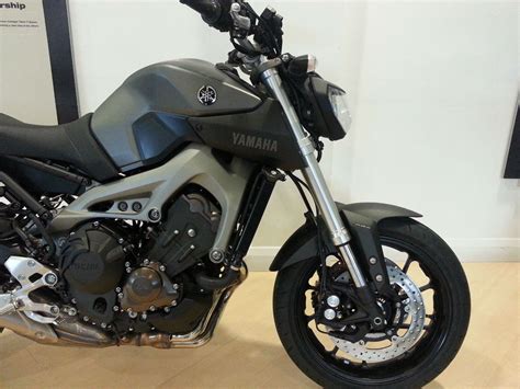 Yamaha MT 09 ABS 900 Triple Naked Motorcycle Streetfighter