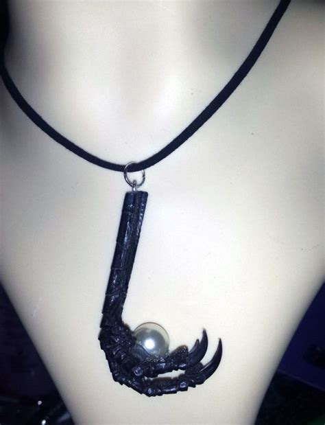 Beautiful Crow Claw With Pearl Pendant Pearl Pendant Pendant Beautiful