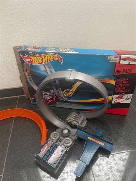 Hot wheels bahn mit Motor Gebraucht in Pfyn für CHF 1 mit Lieferung auf Ricardo kaufen