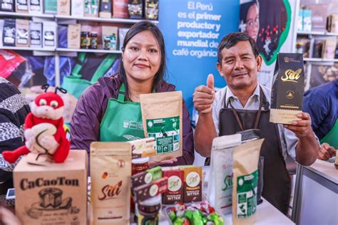 Gobierno reconoce trabajo de 225 000 productores en Expocafé 2024 Huaral