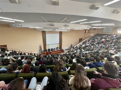 La Universidad De Extremadura Abre Sus Puertas A M S De