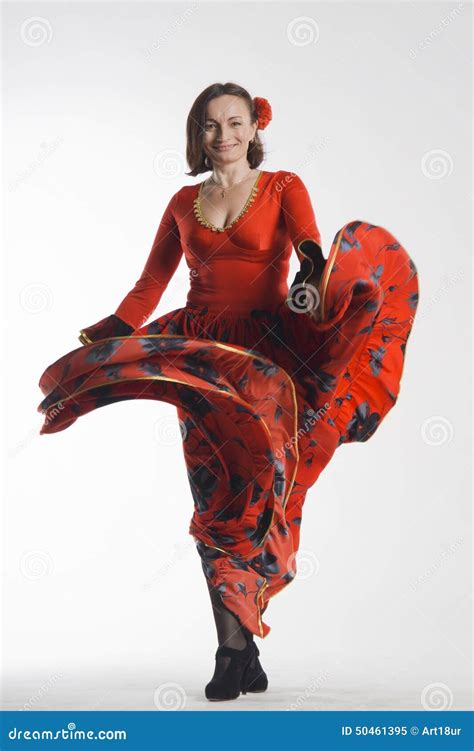 Un Baile De La Mujer En Vestido Rojo Imagen De Archivo Imagen De