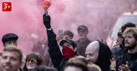 Ausschreitungen Bei 1 Mai Demonstration In Frankfurt