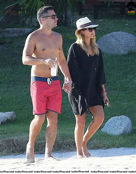 Jessica Alba Wearing A Bikini In Cabo San Lucas Set