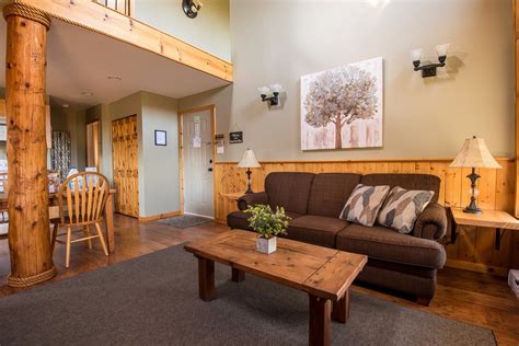 CABINS WEST - Updated September 2024 - 15 Photos - 258 Boardwalk Boulevard, Ucluelet, British ...