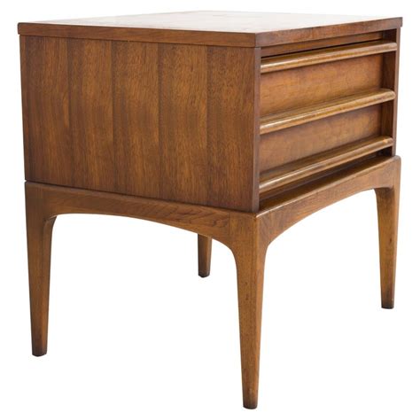 Lane Rhythm Paul Mccobb Style Mid Century Nightstand For Sale At 1stdibs