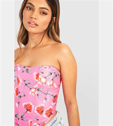 Buy Boohoo Bengaline Floral Printed Corset Top In Pink 6thstreet Kuwait