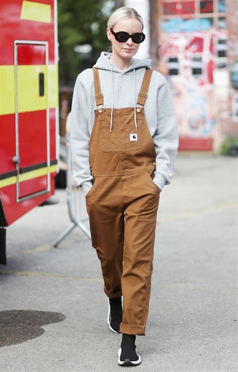 Yes You Can Wear Overalls In The Fall And Winter—here S How Overalls Chic Street Style Fall