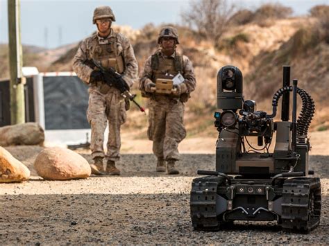 The deadly, incredible and absurd robots of the US military - CNET