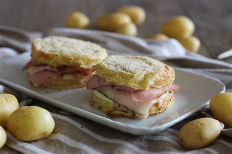 Medaglioni Di Patate Farciti Cottura Al Forno Ripieno Filante