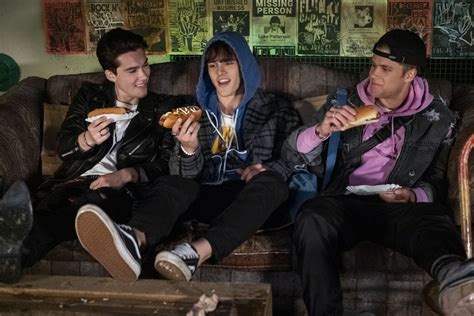 Julie And The Phantoms Review Netflix Bests The Disney Channel At Its