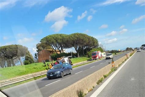 Maxi Incidente Sulla Pontina Strada Chiusa Nel Primo Pomeriggio Anche